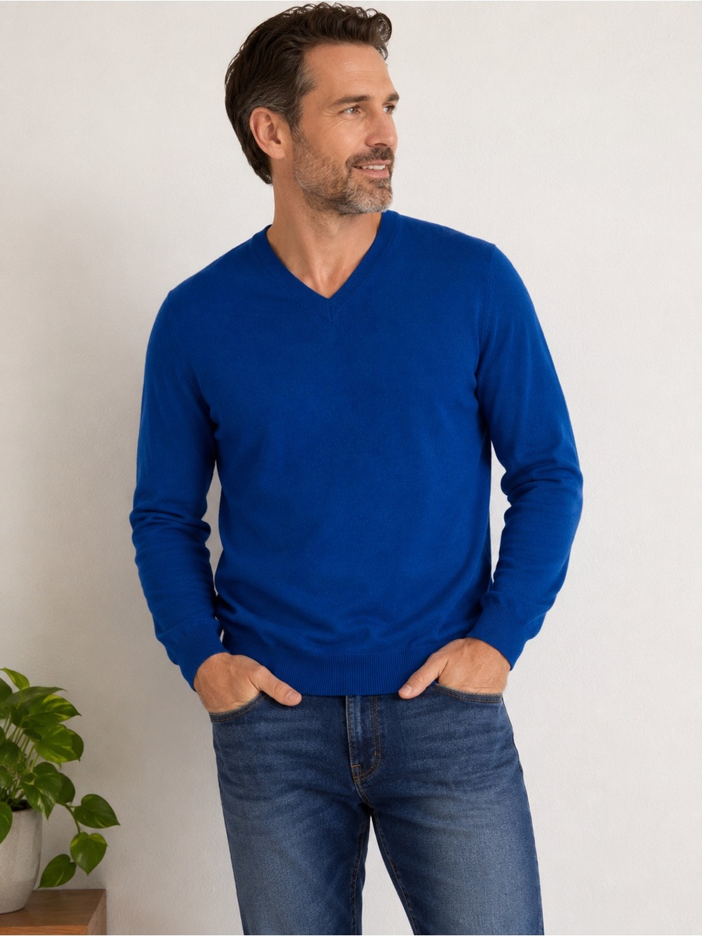 Banana Republic 100% merino wool Men's V-Neck Sweater in Royal Blue M